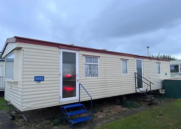 S422 Golden Palm 8 Berth Caravan
